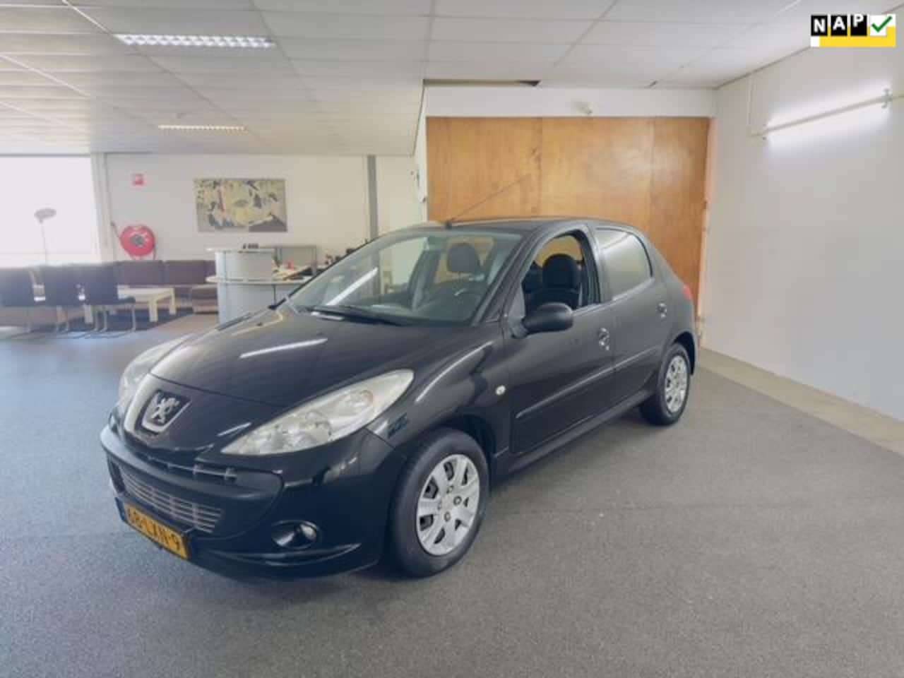 Peugeot 206 - 1.4 XS Apk Nieuw,Dealer-onderhouden,Airco,E-Ramen,Radio-Cd speler,N.A.P,5Deurs,Topstaat!! - AutoWereld.nl