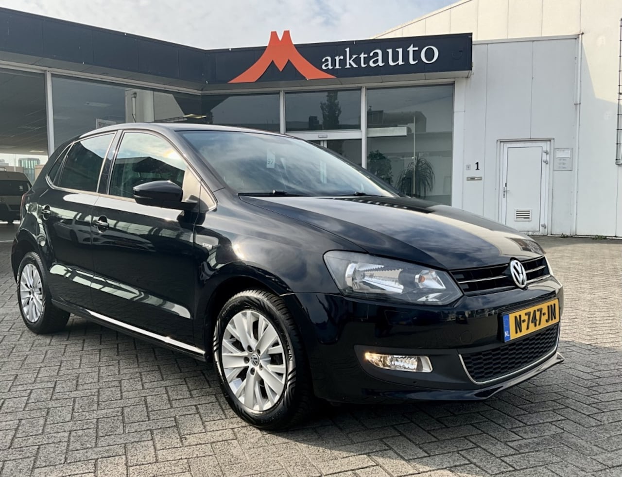 Volkswagen Polo - 1.2 Life Cruise Climate Pdc Stoelverwarming - AutoWereld.nl