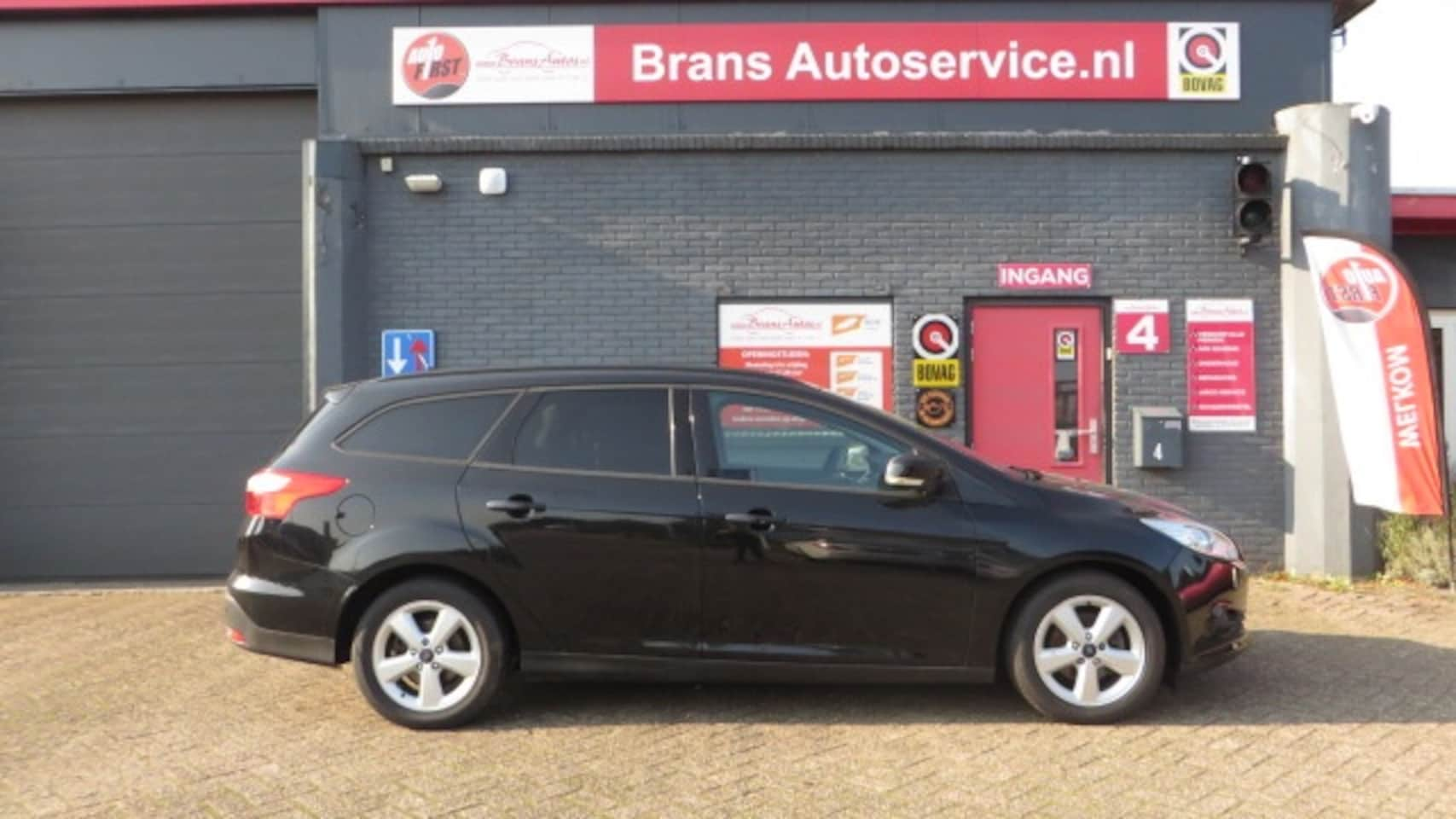 Ford Focus Wagon - 1.0 EcoB. Edit. Plus - AutoWereld.nl