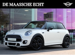 MINI Cooper - Hatchback / JCW Pakket / Comfortstoelen / Cruise Control / Airconditioning / Navigatie