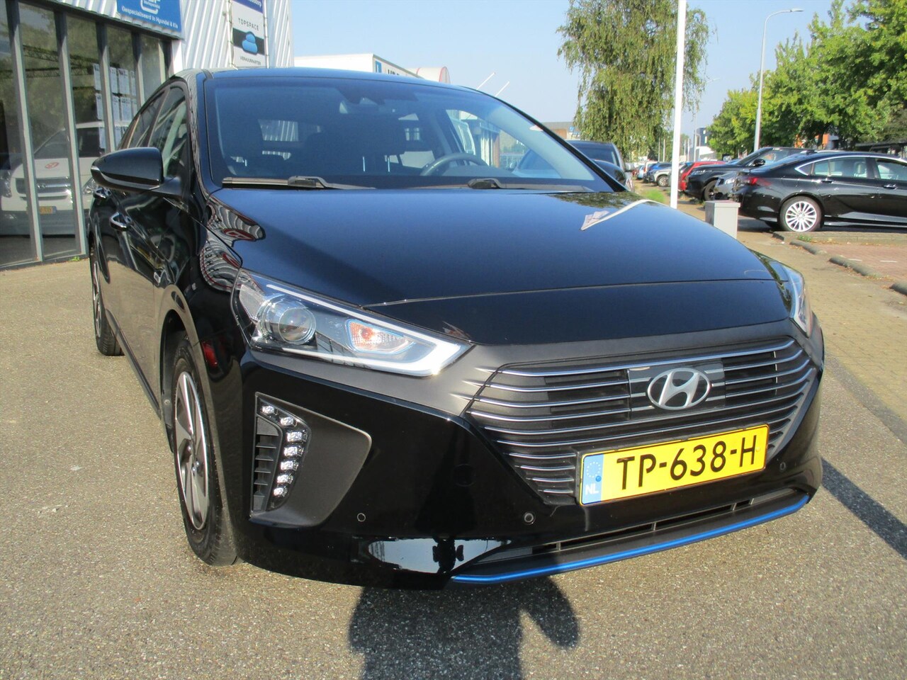 Hyundai IONIQ - 1.6 GDI Hybrid Premium Automaat Trekhaak - AutoWereld.nl