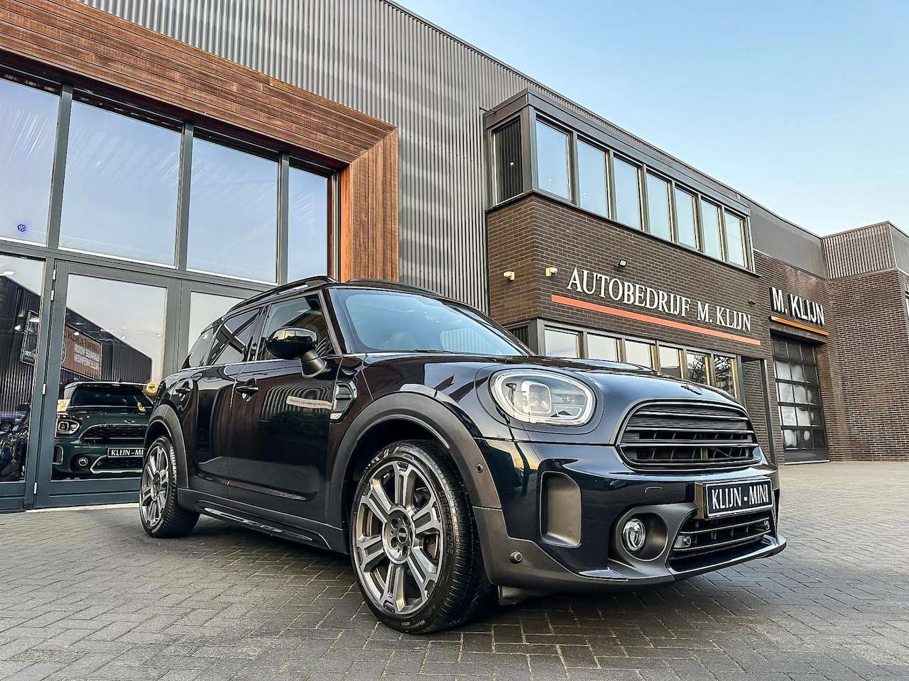 MINI Countryman - Mini 1.5 Cooper MINI Yours aut 136pk Blackline/pano/camera/facelift/btw - AutoWereld.nl