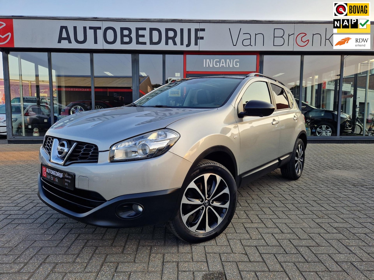 Nissan Qashqai - 2.0 | 360° Camera | Stoelverwarming | Afneembare trekhaak| Pano - AutoWereld.nl