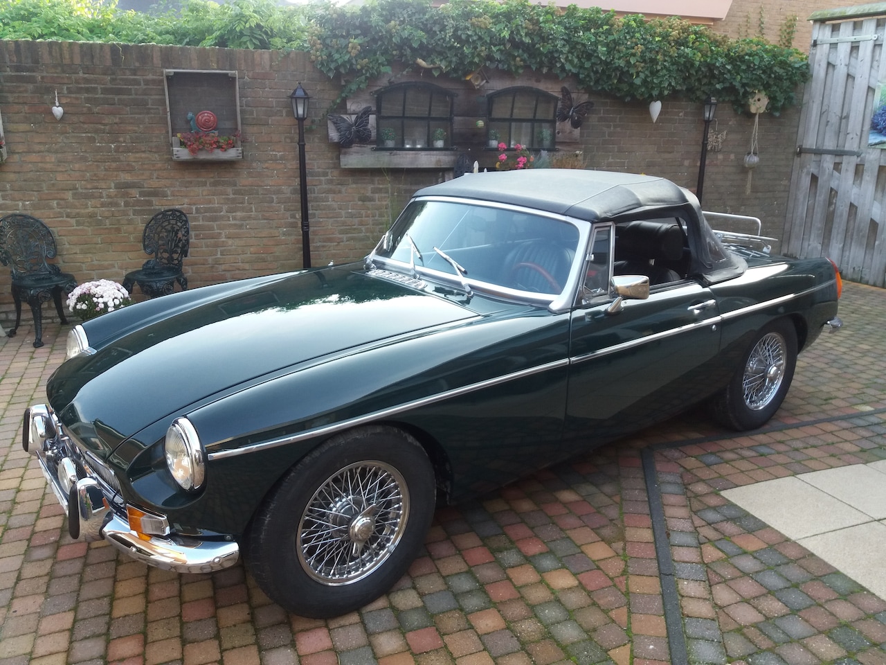 MG B type - 1.8 Roadster Overdrive - AutoWereld.nl