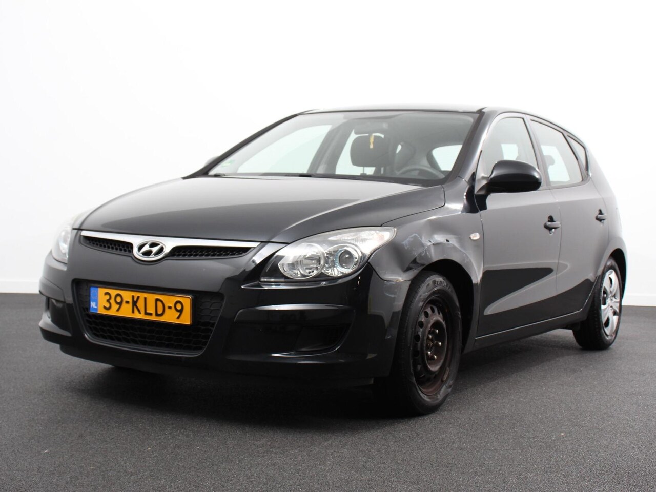 Hyundai i30 - 1.4i Active Cool Airco | Radio / CD | APK 11-10-2020 | Handel / Export - AutoWereld.nl