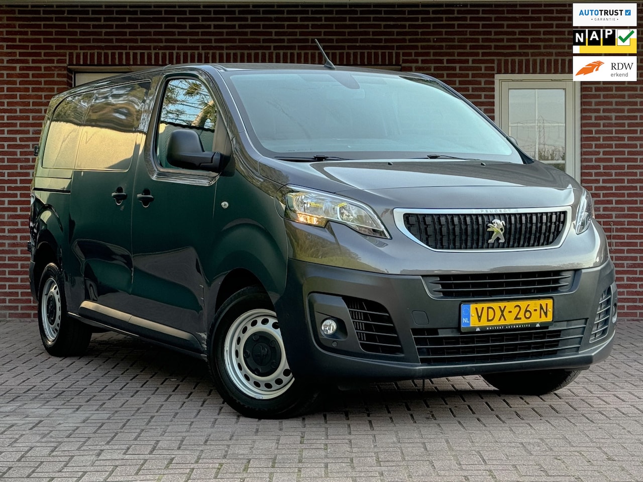 Peugeot Expert - 2.0/122pk BlueHDI 120|2020|1e.Eig|D.riem|Trekhaak|Camera|Dodehoek|Cruise|Airco|Navi - AutoWereld.nl