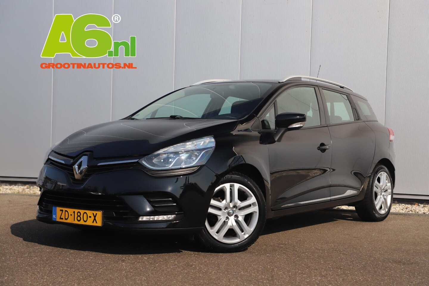 Renault Clio Estate - 0.9 TCe Zen 90PK Navigatie Carplay Android Bluetooth Airco Parkeersensor Dealer onderhoude - AutoWereld.nl