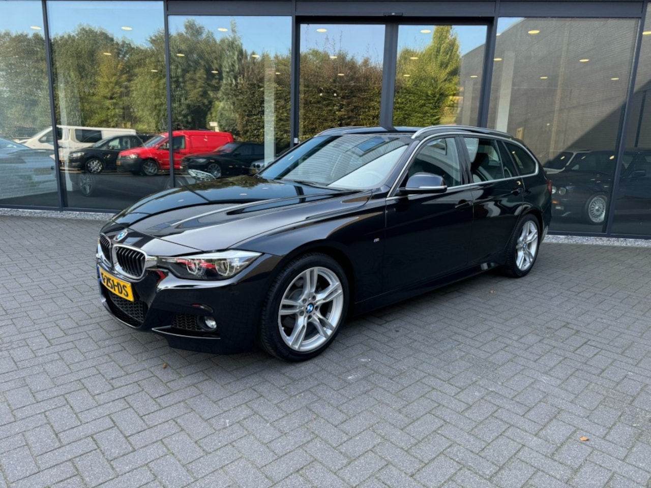 BMW 3-serie - 318i M Sport 318i M-Sport,Leer,LED,NaviPro,Clima,Stoelverw,Cruise,Dealer OH,P - AutoWereld.nl