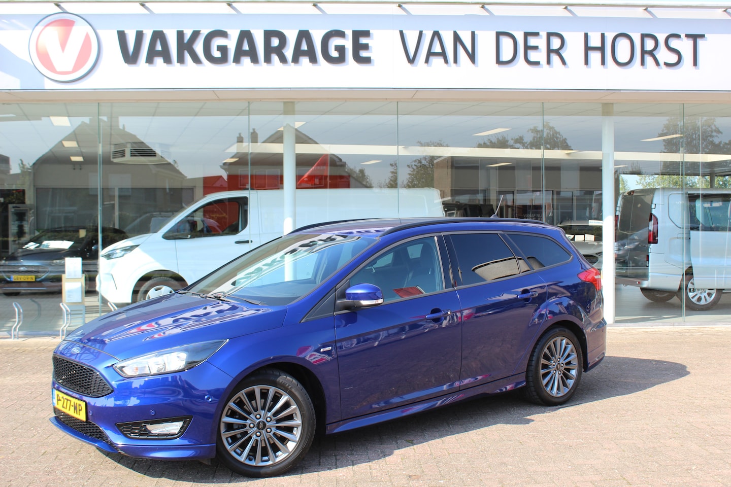 Ford Focus Wagon - 1.0 125 pk EcoBoost ST-Line Trekhaak, Navigatiesysteem, L.M.velgen, Parkeersensoren voor e - AutoWereld.nl