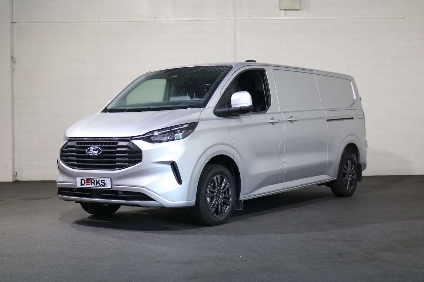 Ford Transit Custom - 2.0 TDCI 170pk L2 H1 Limited Airco Navigatie Camera Adapt. Cruise 2x Schuifdeur - AutoWereld.nl