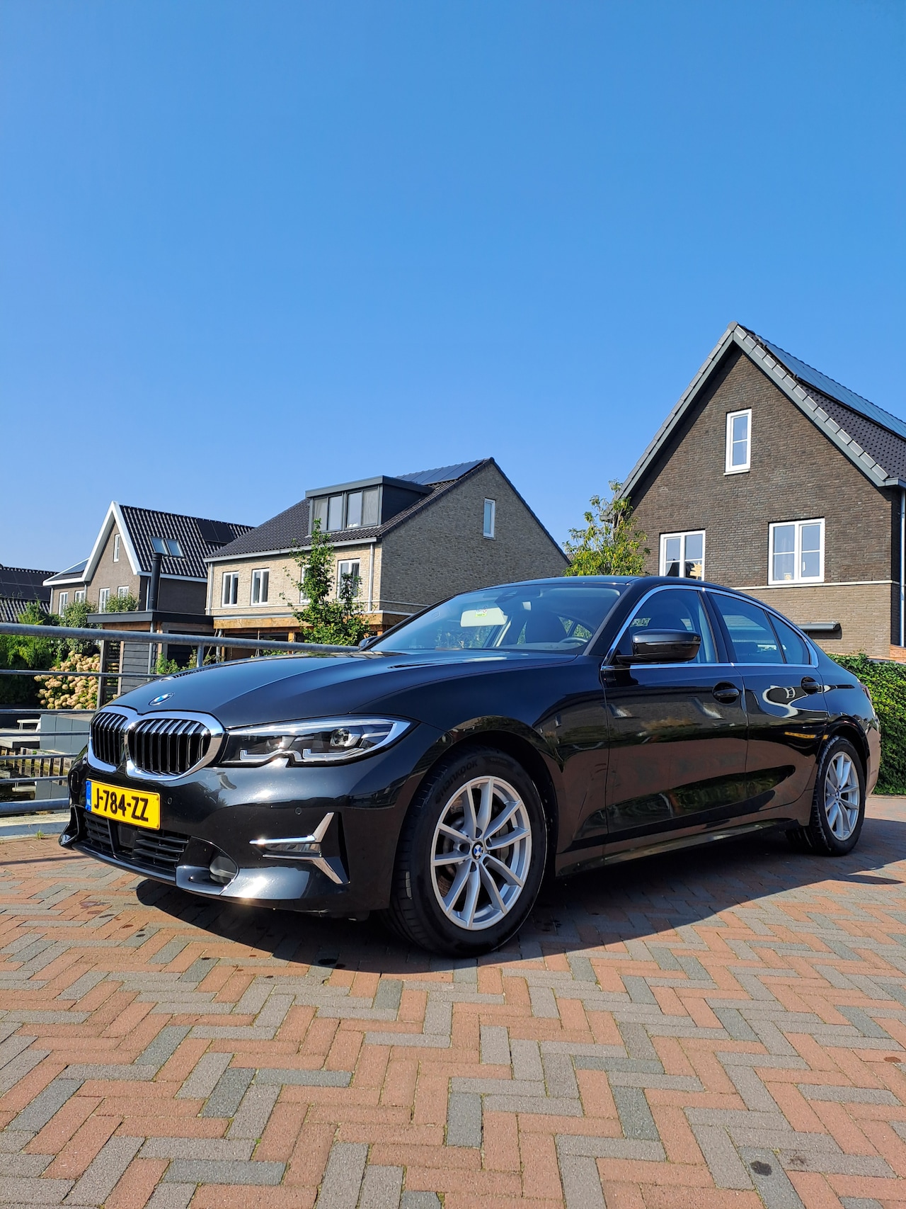 BMW 3-serie - 330i High Executive High Executive/ Driving Assistant  / Lederen Bekleding / Glazen schuif-/kanteldak - AutoWereld.nl