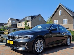 BMW 3-serie - 330i High Executive High Executive/ Driving Assistant  / Lederen Bekleding / Glazen schuif-/kanteldak