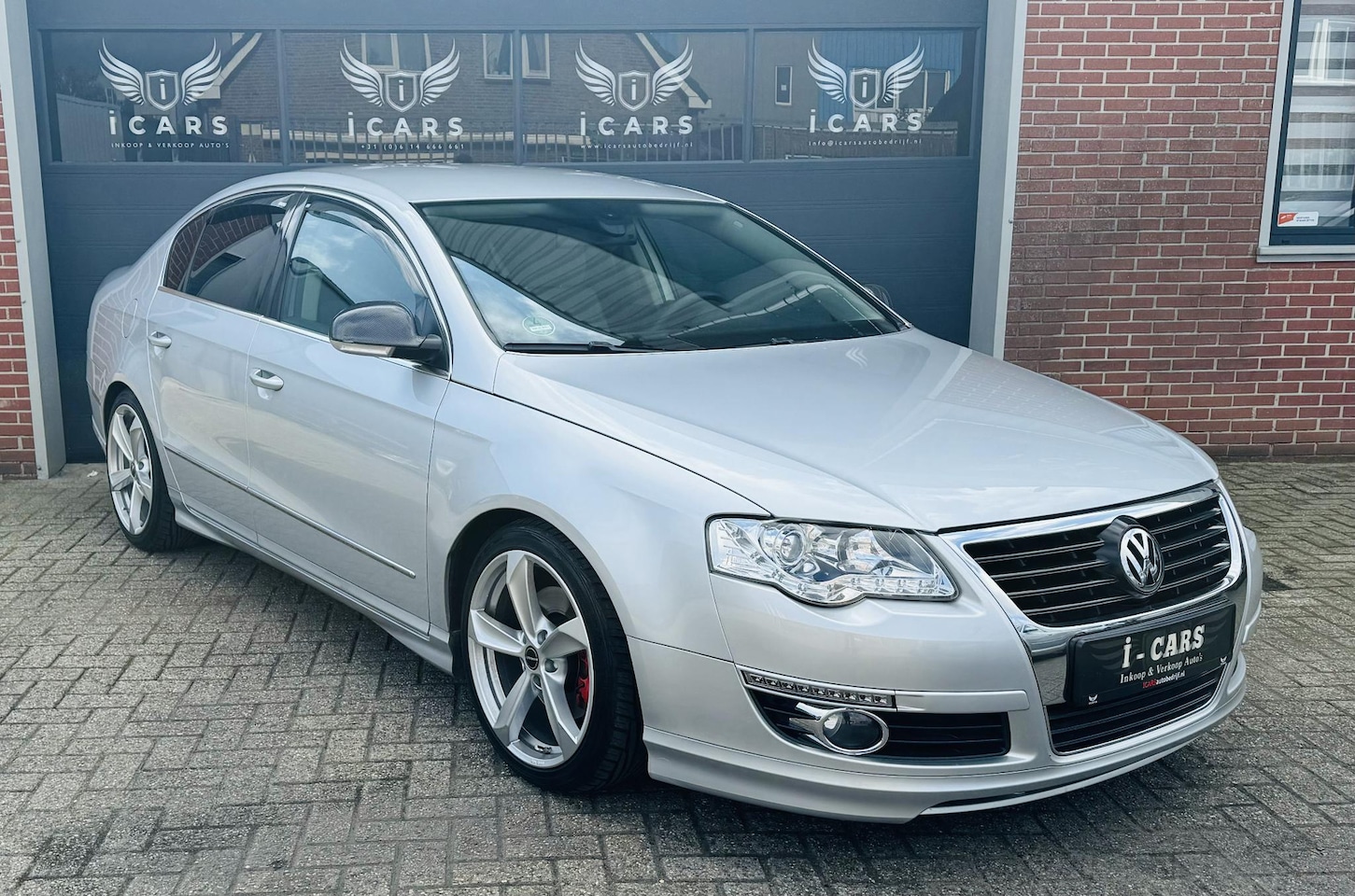 Volkswagen Passat - 1.6 FSI Sport Edition Uniek Dealer Onderhouden - AutoWereld.nl