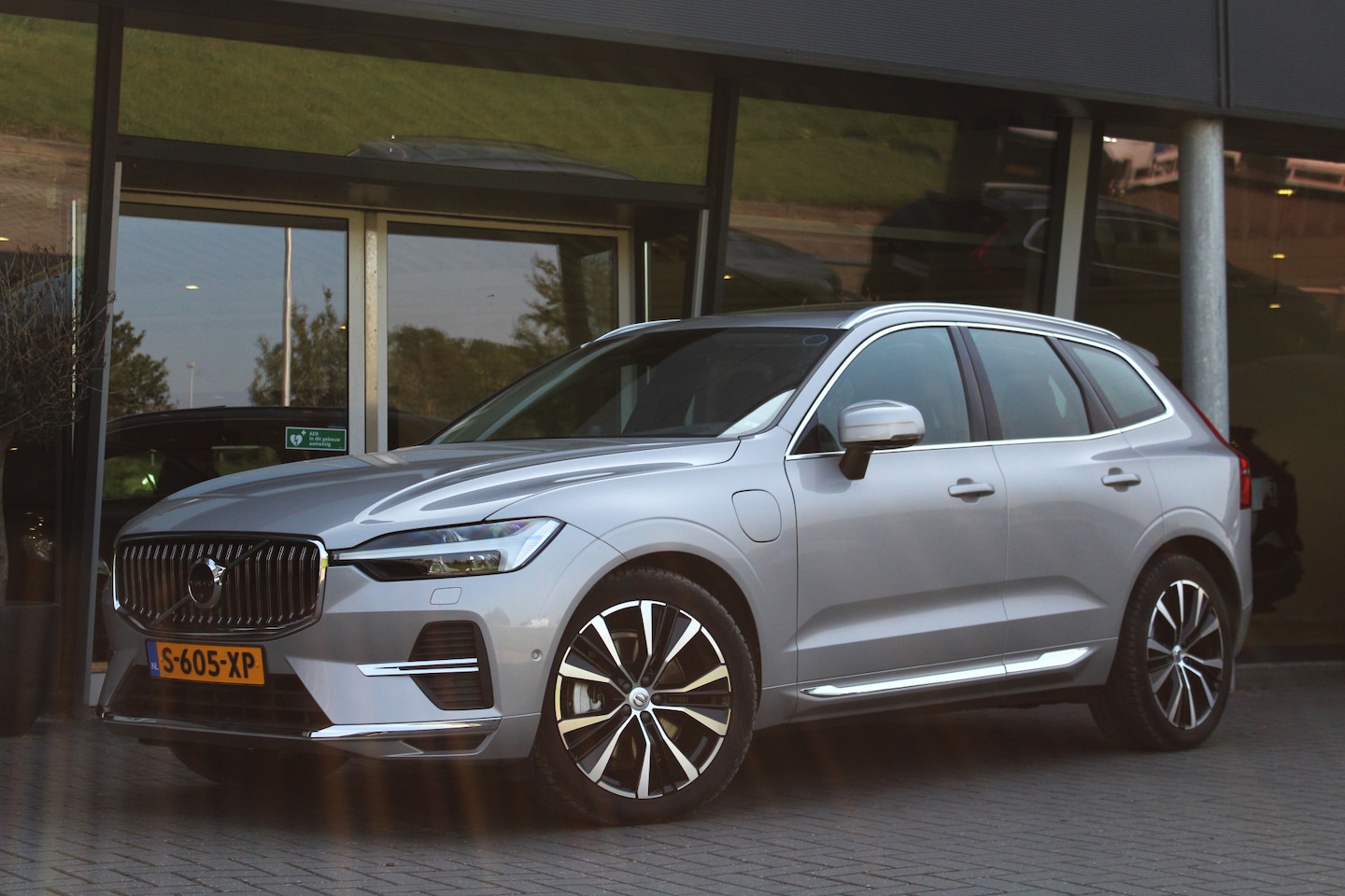 Volvo XC60 - T6 AWD Ultimate Bright | Luchtvering | 360° Camera | Bowers & Wilkins | Massage | Ventilat - AutoWereld.nl