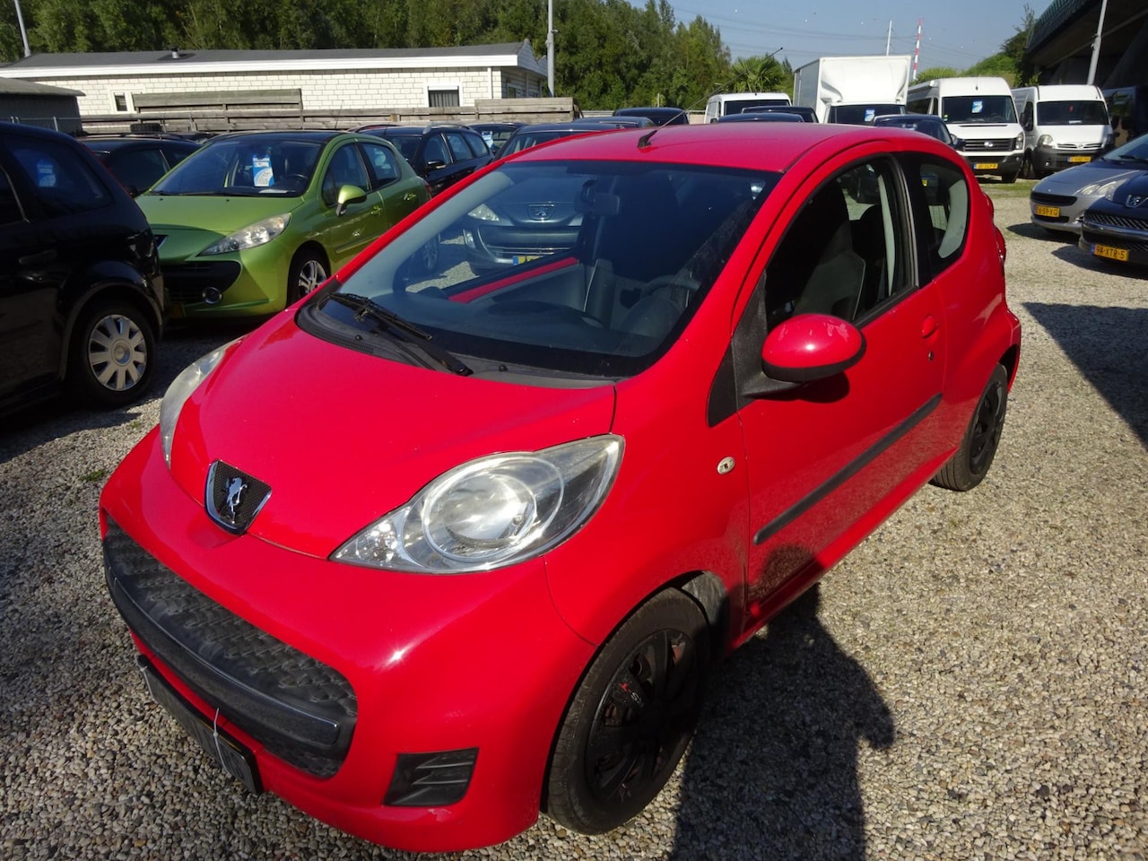 Peugeot 107 - 1.0-12V XR 1.0-12V XR, Stuurbekrachtiging, Distributieketting electr ramen - AutoWereld.nl