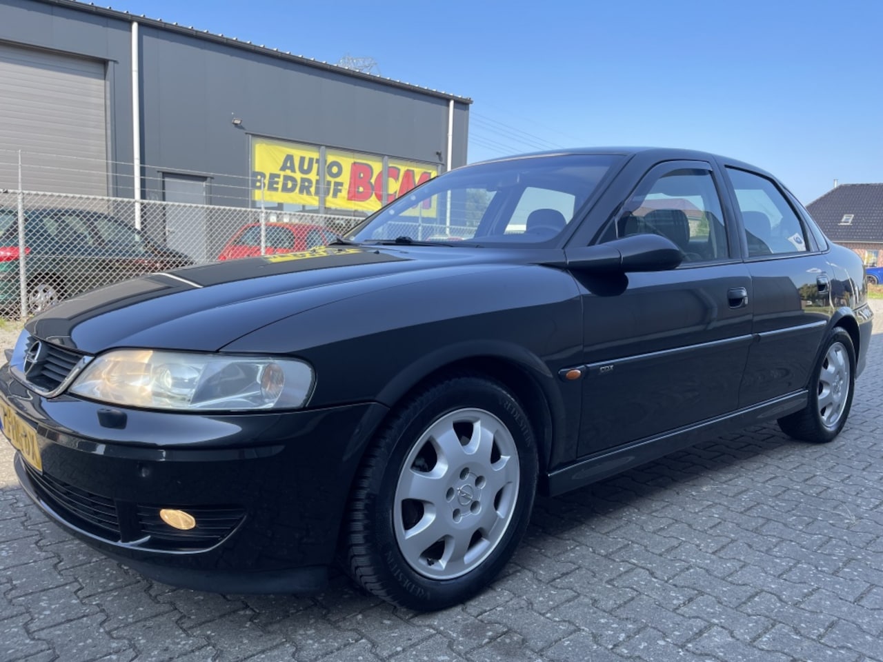 Opel Vectra - 2.6 V6 CDX automaat leer airco - AutoWereld.nl