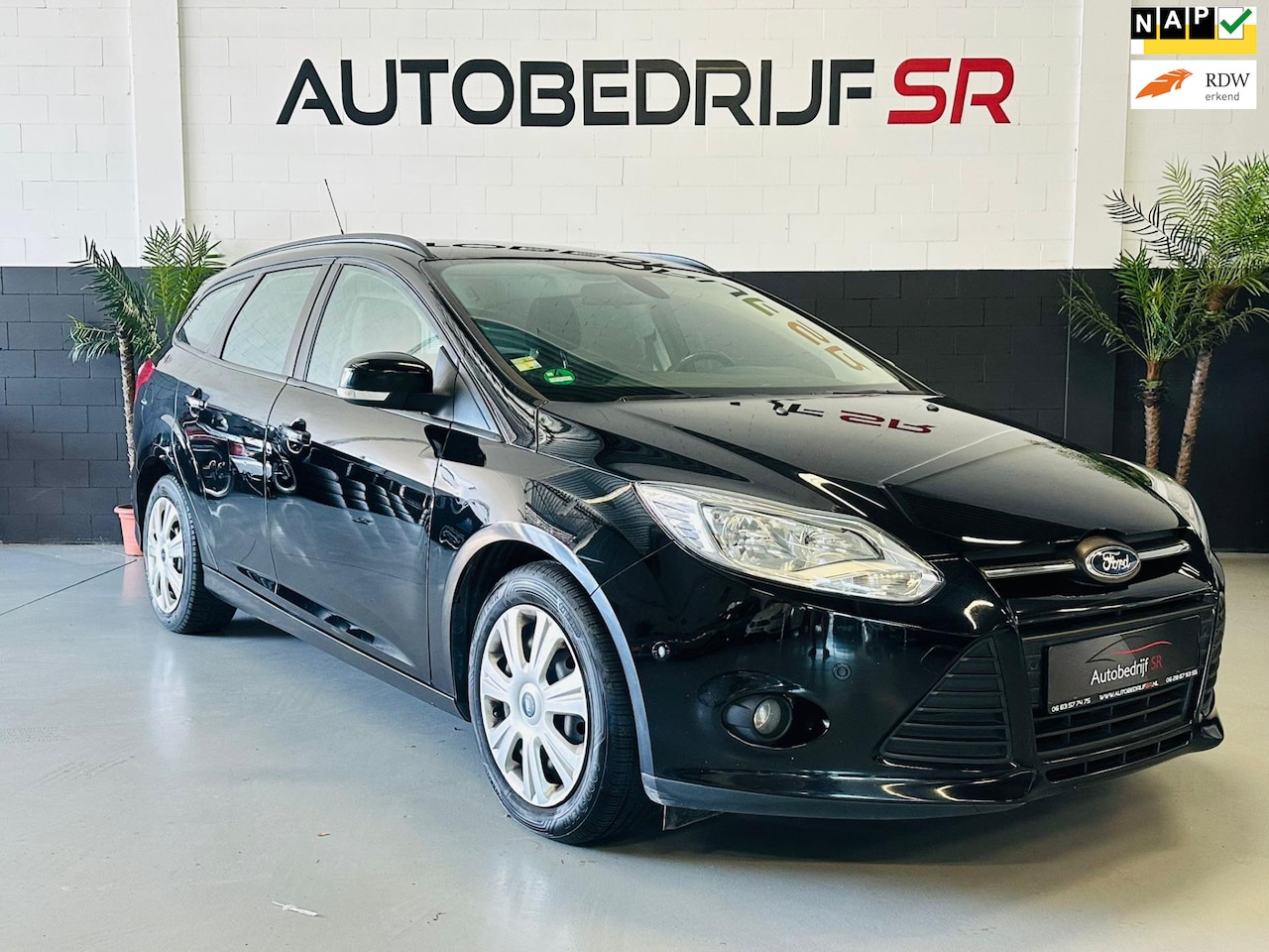 Ford Focus Wagon - 1.0 EcoBoost Titanium Navigatie!! Stoelverwarming! Nieuwe DB riem! - AutoWereld.nl