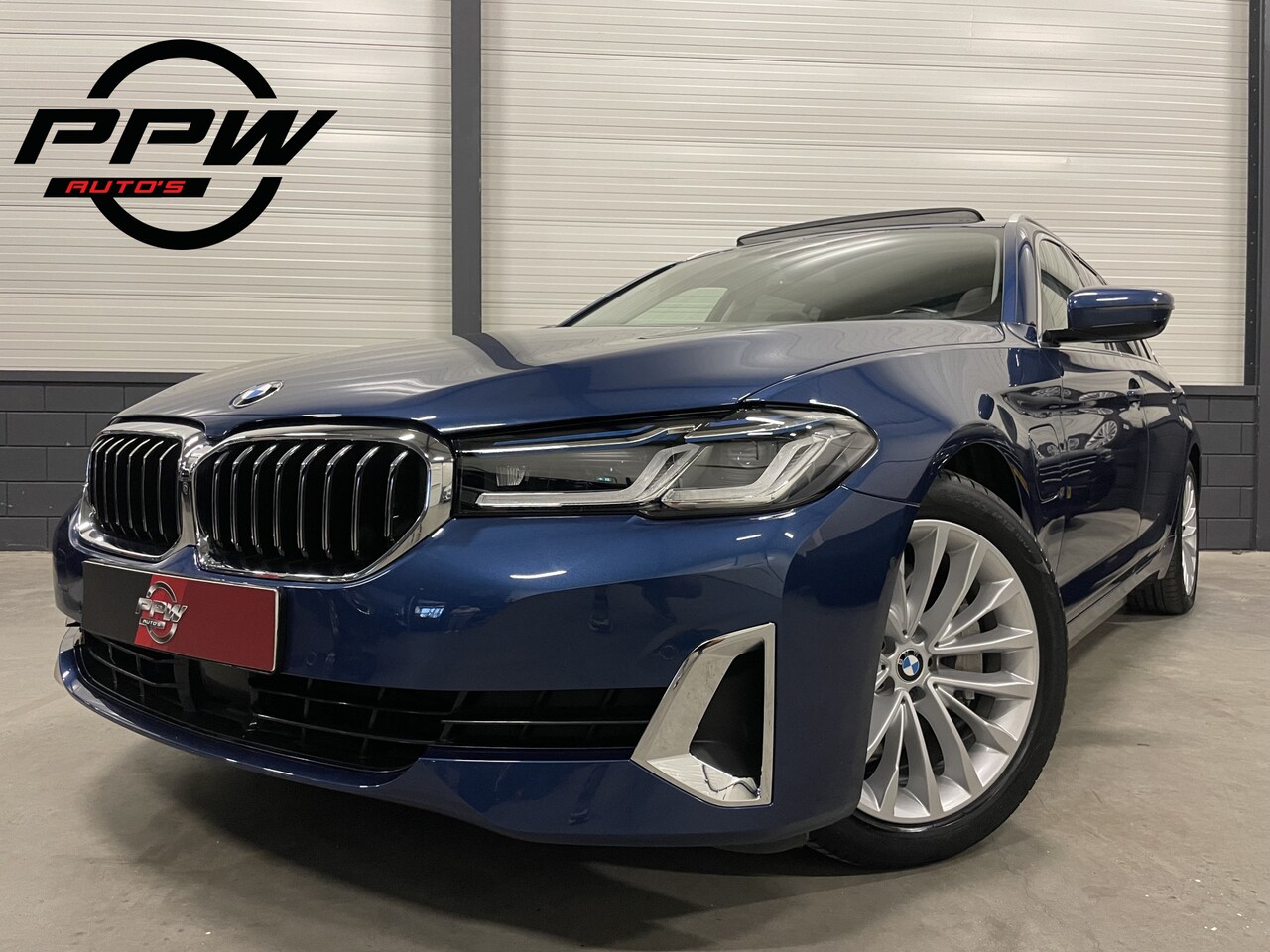 BMW 5-serie Touring - 530e High Exe PANO/HEAD-UP/LASER/MASSAGE+VENTILATIE/ACC/360CAMERA/18"/STANDKACHEL/DRIVING - AutoWereld.nl