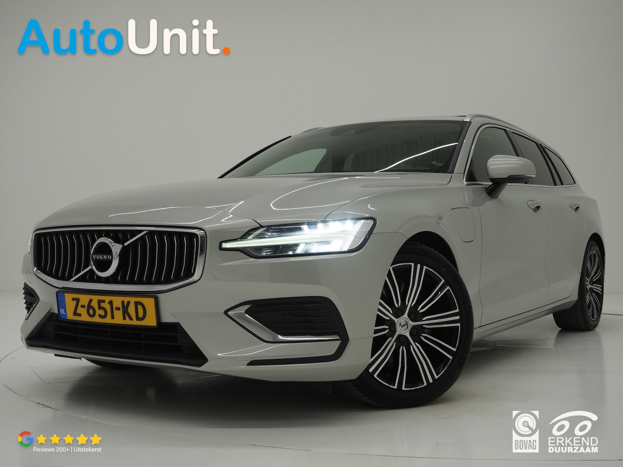 Volvo V60 - 2.0 T8 Twin Engine AWD Inscription | Panoramadak | Leder | Carplay | Birch Light - AutoWereld.nl