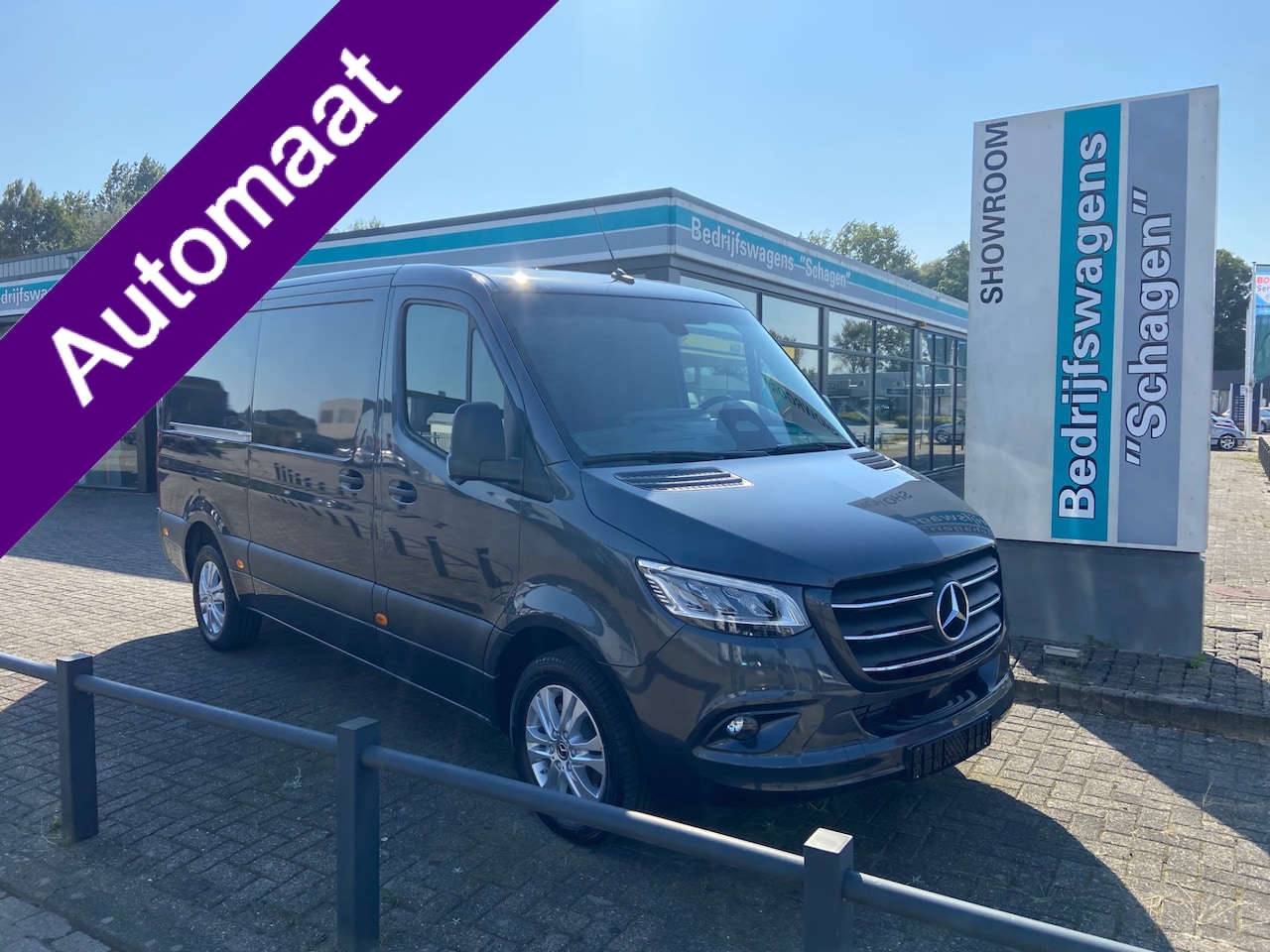 Mercedes-Benz Sprinter - 319 CDI L2H1 Facelift | DIStronic | 3500KG Trekhaak | 360° Camera | LED | Gev. Stoel - AutoWereld.nl