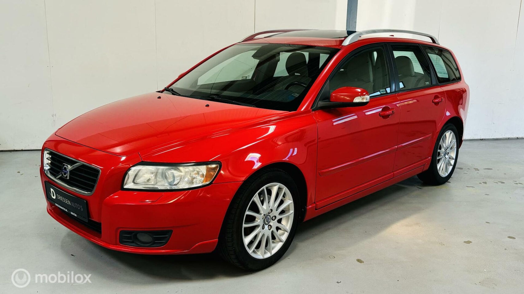 Volvo V50 - 2.4i Summum YOUNGTIMER / SCHUIFDAK - AutoWereld.nl