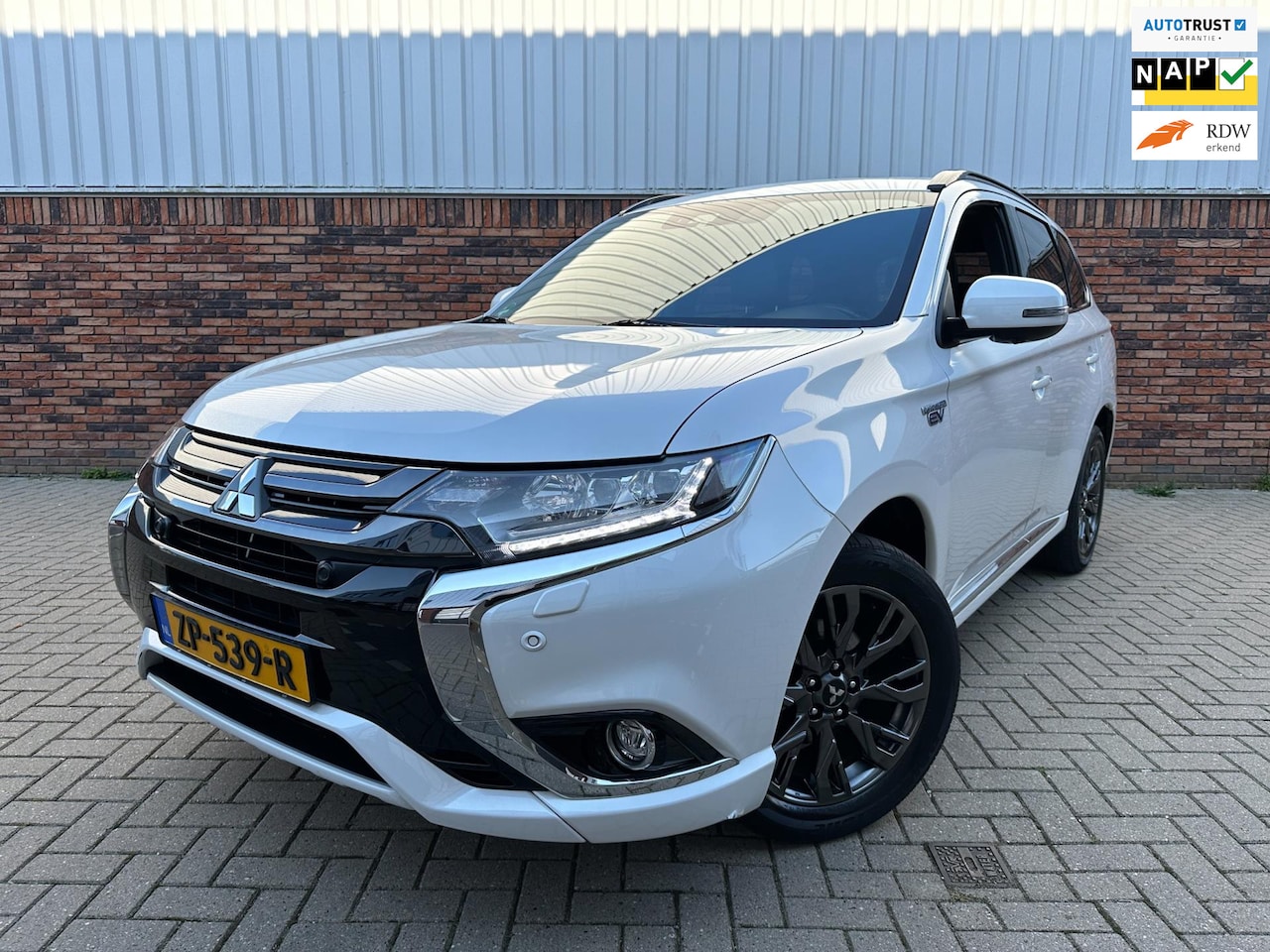 Mitsubishi Outlander - 2.0 PHEV S-Edition |Open Dak|Leder| - AutoWereld.nl