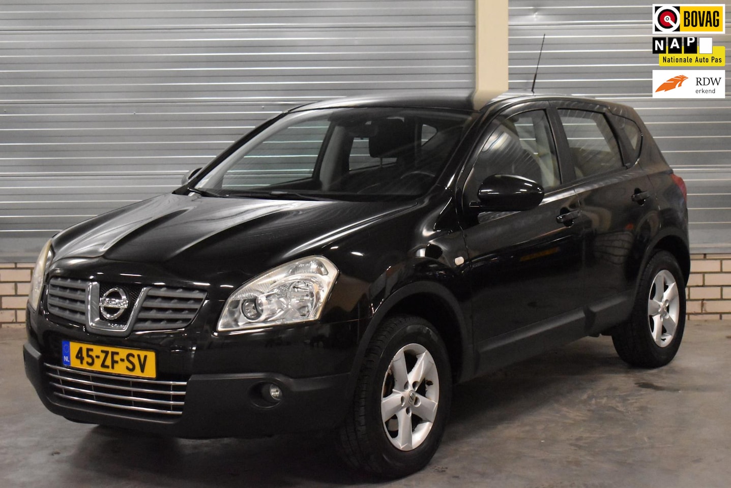 Nissan Qashqai - 1.6 Acenta + Parkeersensoren|Climate Control|Bluetooth|Trekhaak| - AutoWereld.nl