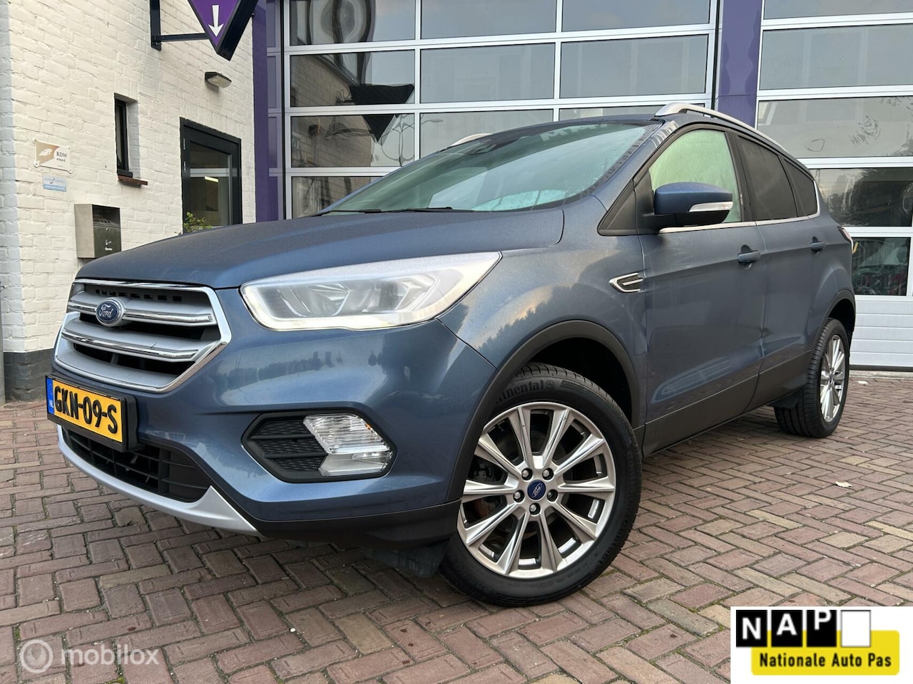 Ford Kuga - 1.5 EcoBoost Titanium * RECHTS GESTUURD * NAVI * - AutoWereld.nl