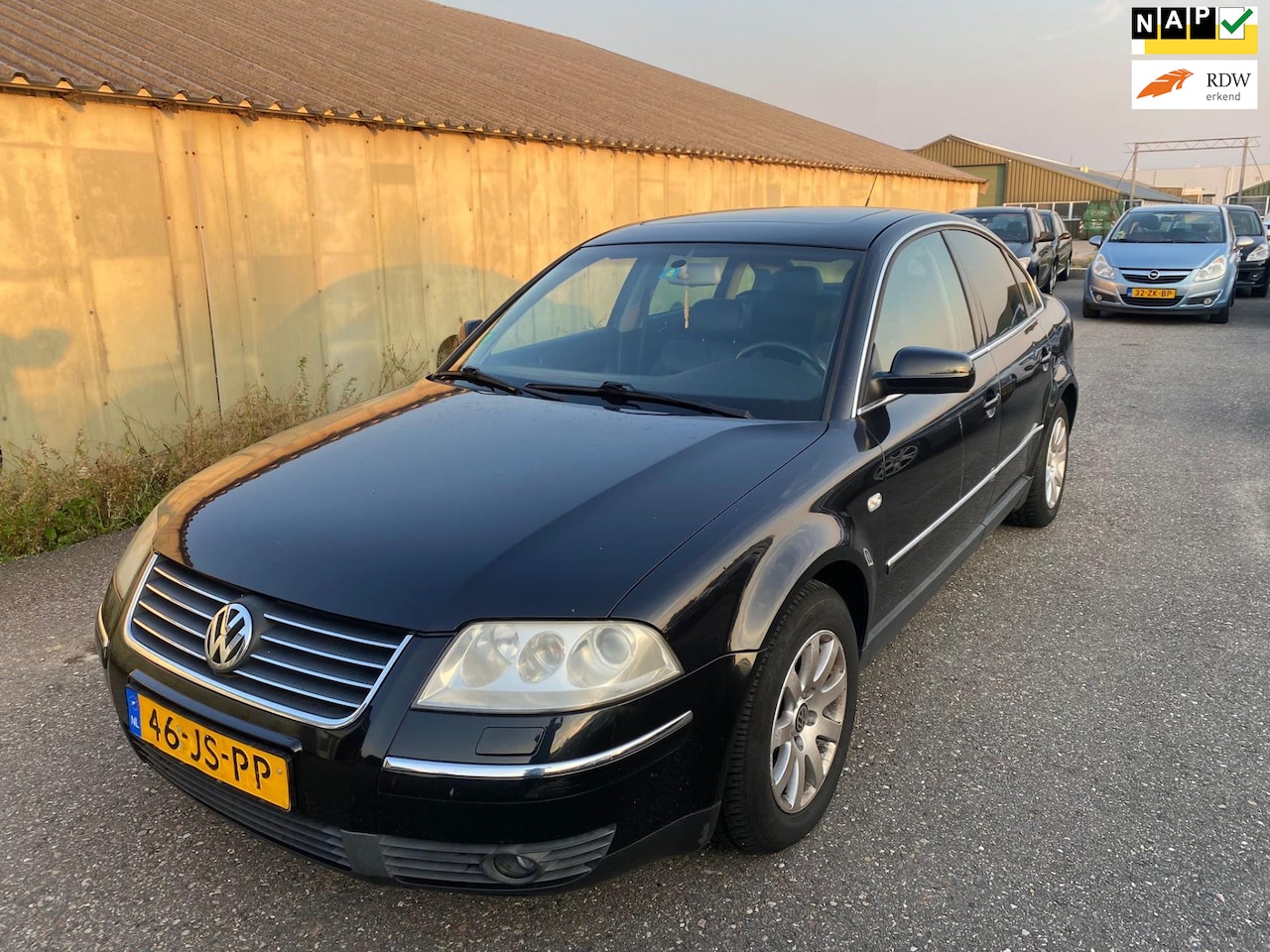 Volkswagen Passat - 1.8 Turbo Highline 1.8 Turbo Highline - AutoWereld.nl