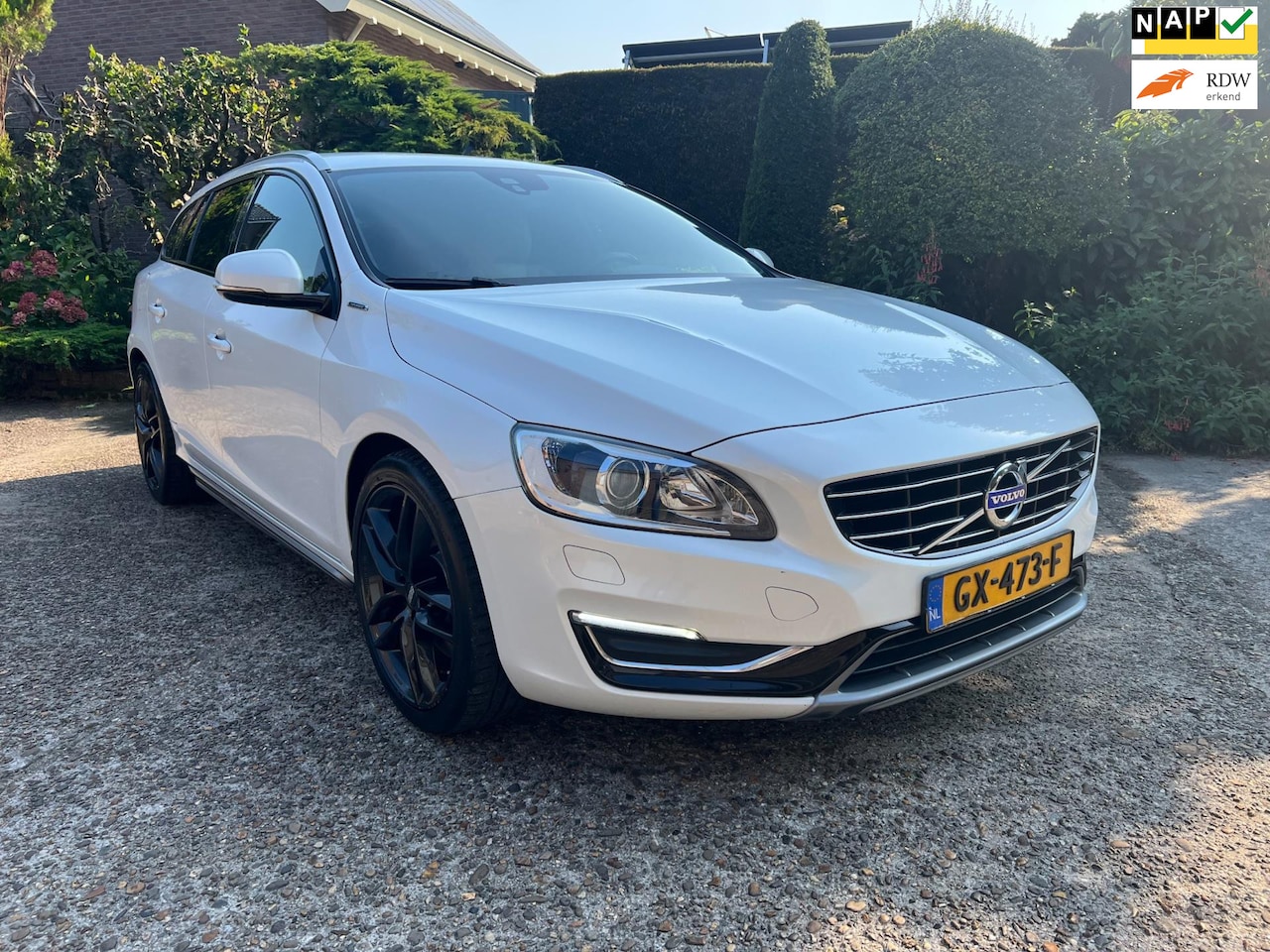 Volvo V60 - 2.4 D5 Twin Engine Special Edition AWD, Xenon, NAP, Zeer nette auto! - AutoWereld.nl