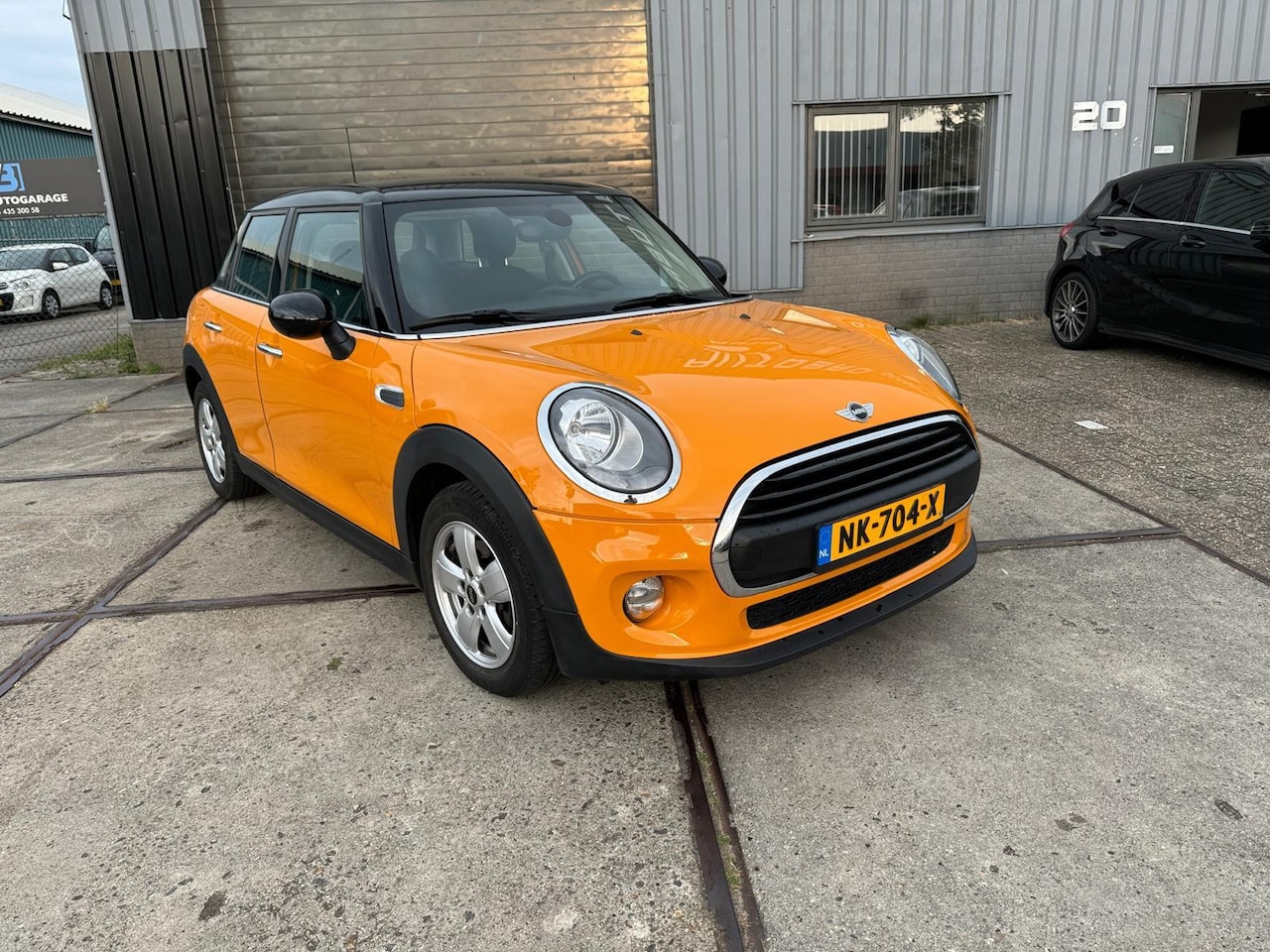 MINI Cooper - Mini 1.5 Serious Business Automaat - AutoWereld.nl