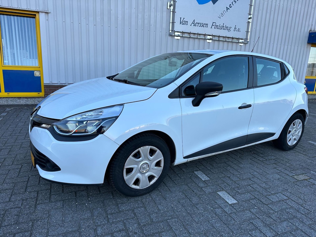 Renault Clio - 1.5 dCi ECO Authentique - AutoWereld.nl