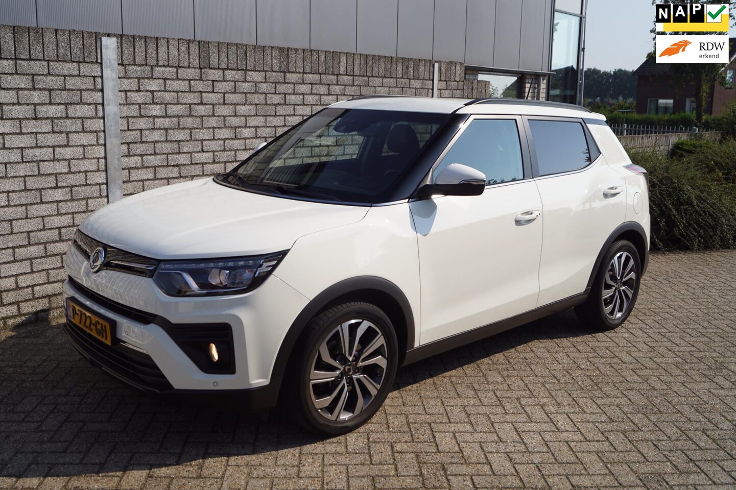 SsangYong Tivoli - 1.5 T-GDI 2WD Quartz 163PK Navi Camera Half Leder Stoel/Stuur Verw Clima Cruise Apple Carp - AutoWereld.nl