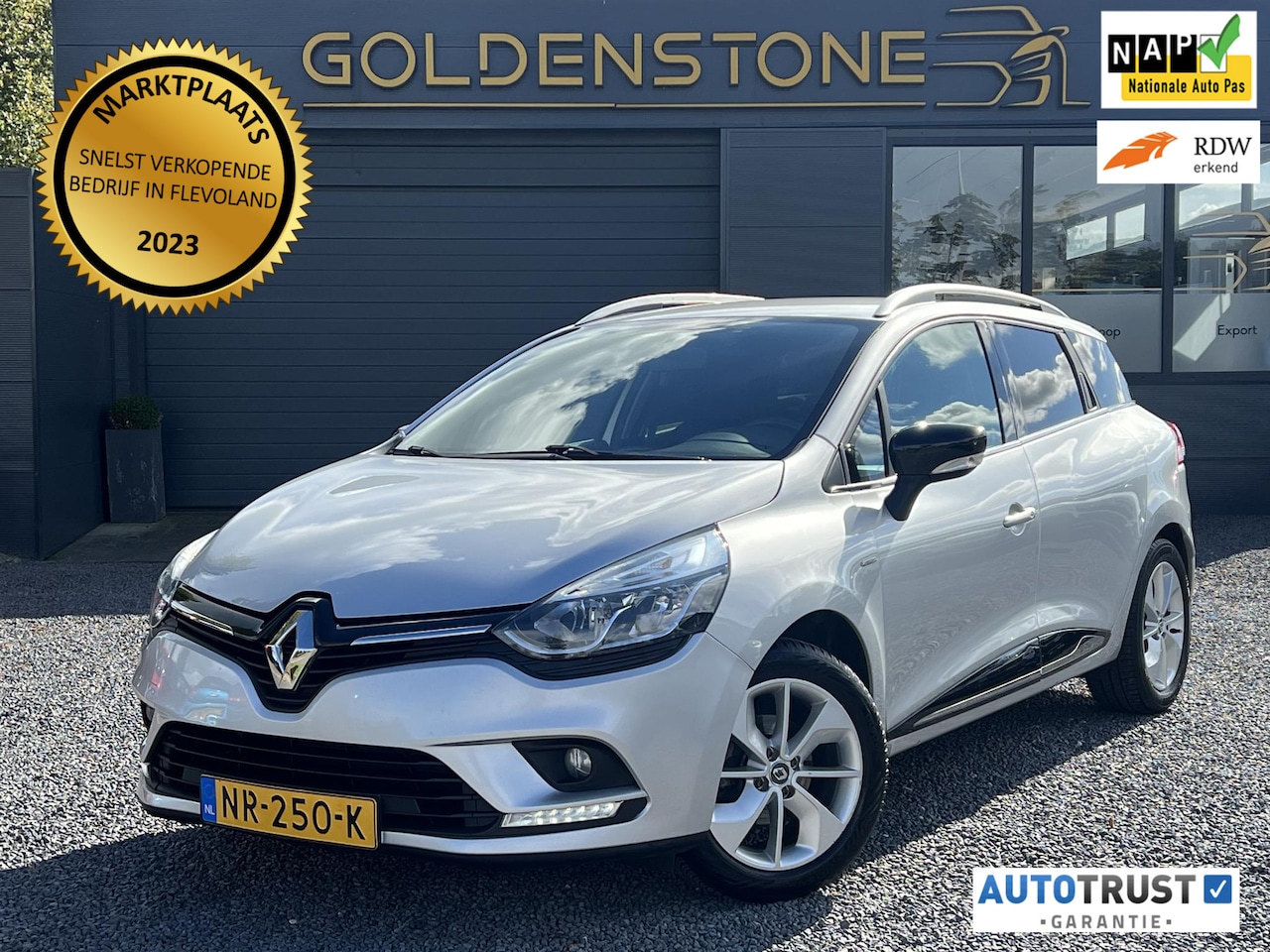 Renault Clio Estate - 0.9 TCe Limited 2e Eigenaar,Navi,Airco,Cruise,Trekhaak,LM Velgen,PDC,N.A.P,APK tot 06-2025 - AutoWereld.nl