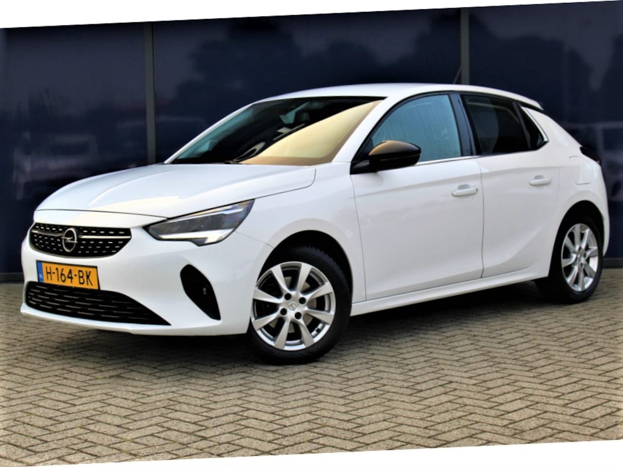 Opel Corsa - 1.2 Elegance 100 PK | LED | Airco | All Season | AppleCarPlay | Cruise C. | 16" LMV | DAB+ - AutoWereld.nl