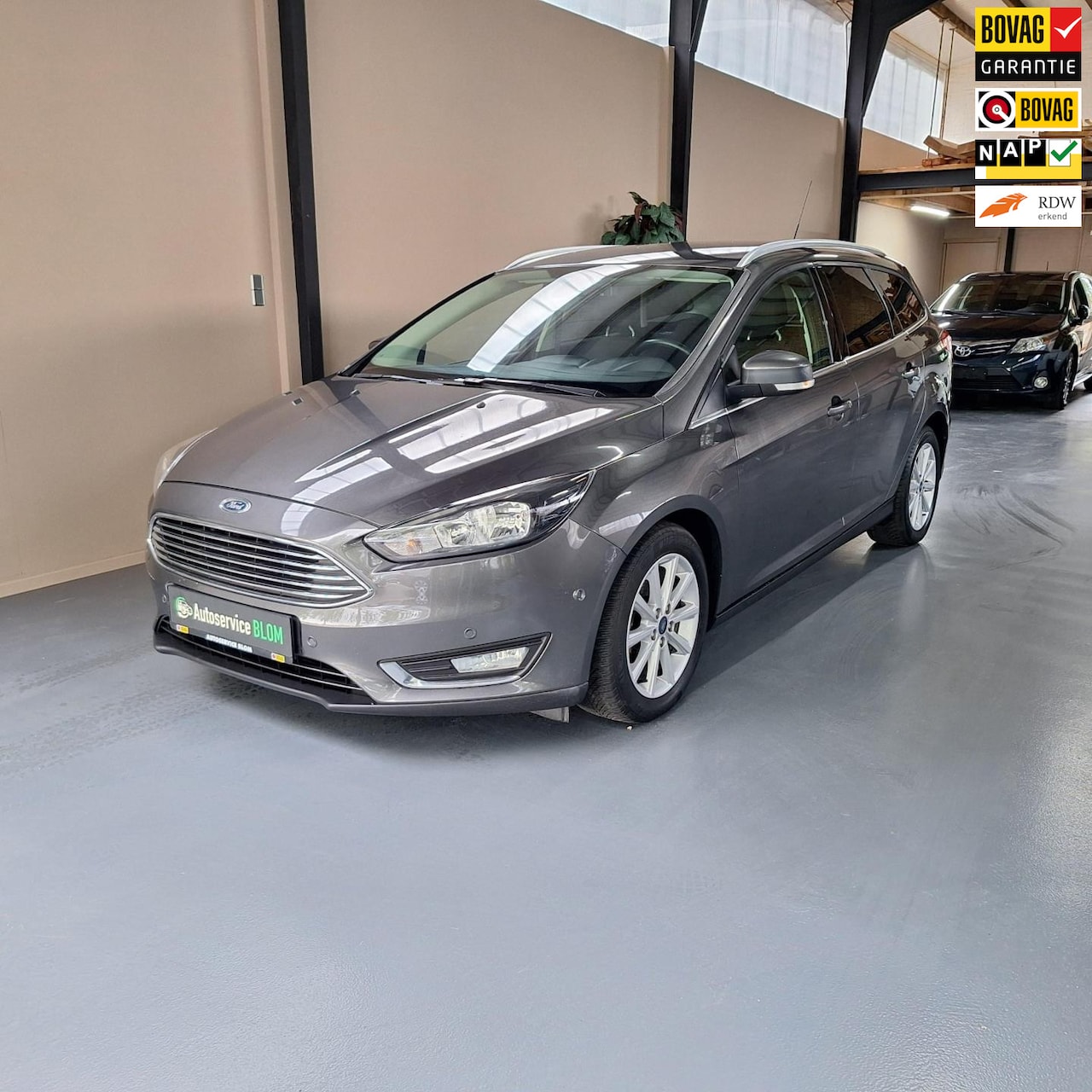 Ford Focus Wagon - 1.0 Titanium met nieuwe distributie en 6 tot 12 maanden garantie - AutoWereld.nl