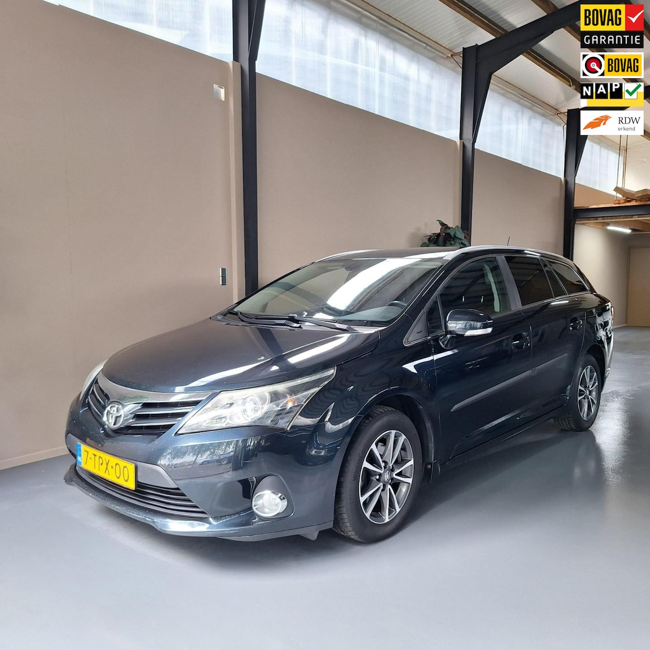 Toyota Avensis Wagon - 1.8 VVTi Business 1.8 VVTi Business - AutoWereld.nl