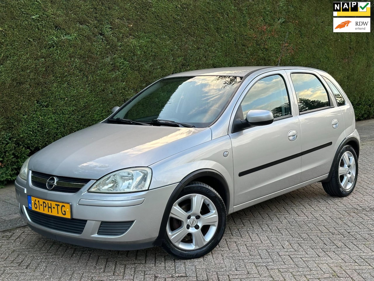 Opel Corsa - 1.2-16V Maxx /AIRCO/ELEKTRISCHE RAMEN/RIJDTGOED!/ - AutoWereld.nl