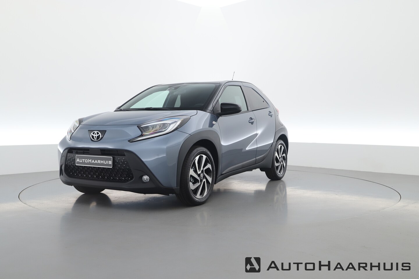 Toyota Aygo X - 1.0 VVT-i MT Team D | Navi by App | Camera | Keyless | Stoelverw. | Adapt. Cruise - AutoWereld.nl