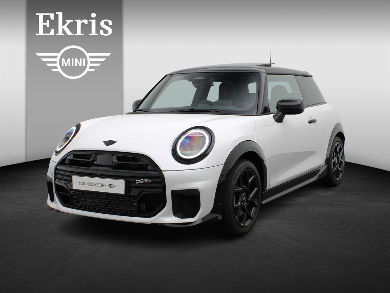 MINI Cooper - Mini C JCW Pakket + Pakket M + Panoramadak + Head-up + 17'' + Stoelverwarming + LED - AutoWereld.nl