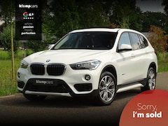 BMW X1 - xDrive20i xLine | 1eEig | Schuifdak | Sportline | 18inch | Topstaat