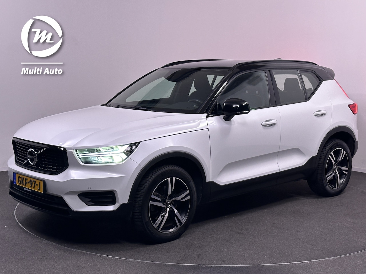 Volvo XC40 - T4 R-Design 190pk | Alcantara Sportstoelen | Harman Kardon | Apple Carplay | Navigatie | C - AutoWereld.nl