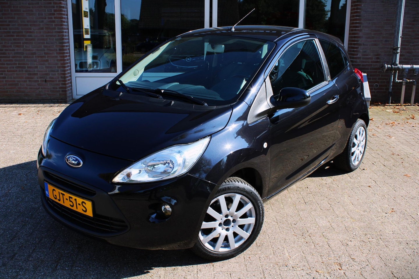 Ford Ka - 1.2 Titanium X Airco, Boordcomputer, Elektr. ramen voor, Bluetooth, lederen stuurwiel, 15" - AutoWereld.nl