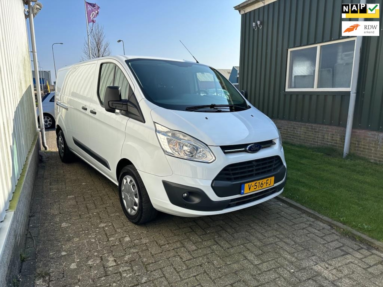 Ford Transit Custom - 340 2.0 TDCI L2H1 Trend EURO 6 - AutoWereld.nl