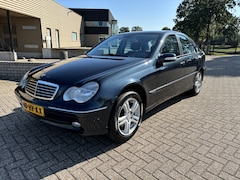 Mercedes-Benz C-klasse - 220 CDI Avantgarde [ ecc, audio, cruise, lmv, trekhaak ]