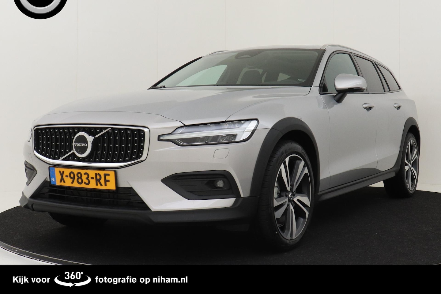 Volvo V60 Cross Country - B5 AWD ULTIMATE -FULL.OPTIONS!|PANO.DAK|B&W-AUDIO|MASSAGE|STANDKACHEL - AutoWereld.nl