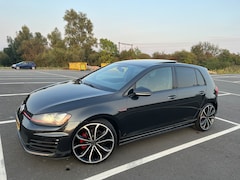 Volkswagen Golf - 2.0 TSI GTI Performance