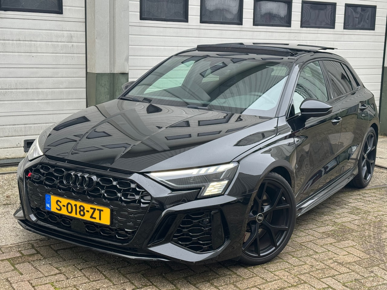 Audi RS3 - Sportback 2.5 TFSI quattro / PANO / B&O / MATRIX - AutoWereld.nl