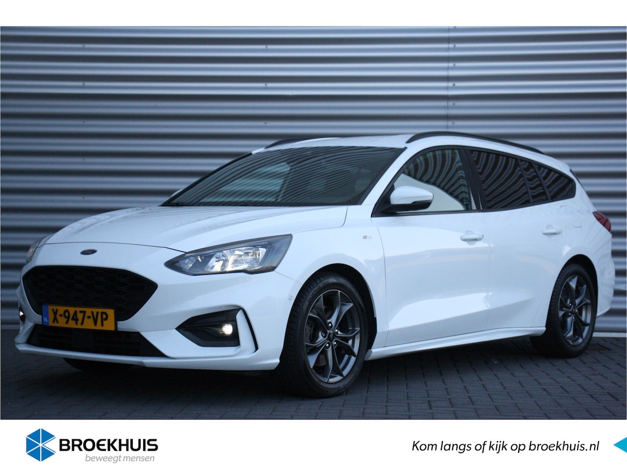 Ford Focus Wagon - 1.0 ECOBOOST 125PK ST-LINE AUTOMAAT / NAVI / CLIMA / LED / PDC / 17" LMV / CAMERA / KEYLES - AutoWereld.nl