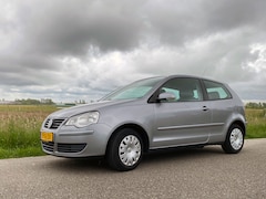 Volkswagen Polo - 1.4-16V Trendline